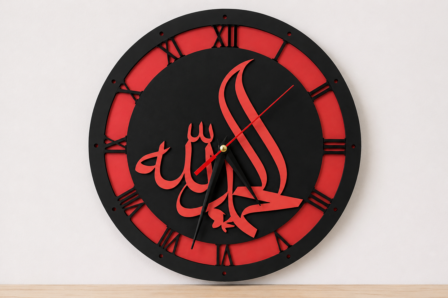 Islamische Wanduhr – Rot-Schwarz Edition | Handgefertigt aus Holz
