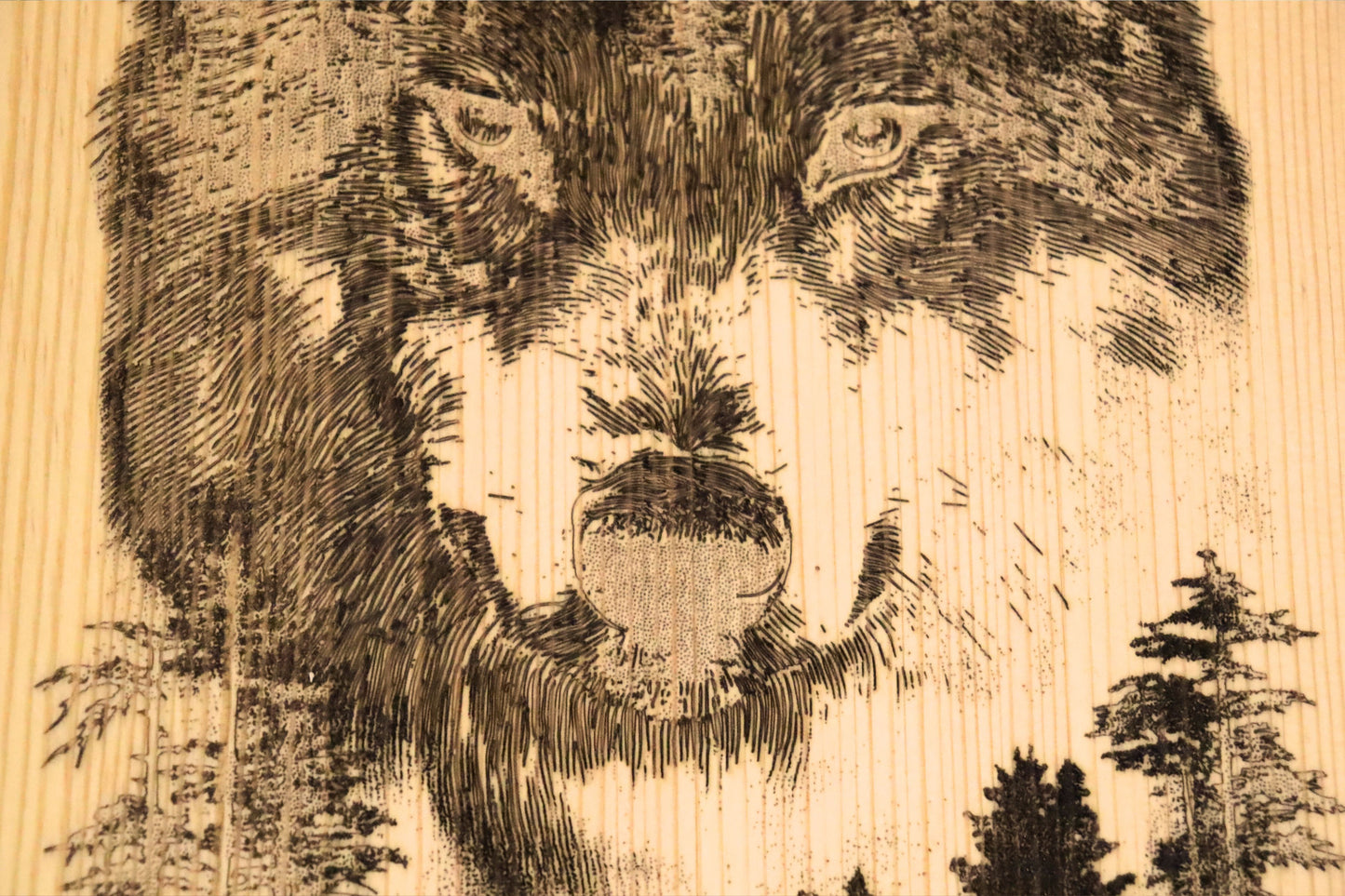 Holzbild Wolf – personalisierbar