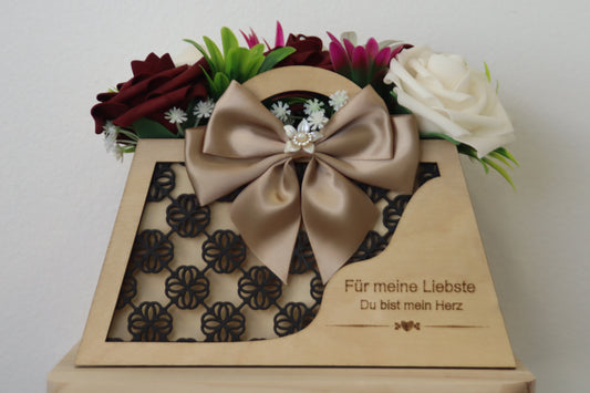 Personalisierte Rosenhandtasche mit Seifenblumen | Geschenk mit Wunschtext